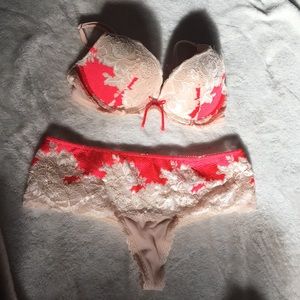 Victoria’s Secret Very Sexy Push up bra thong set